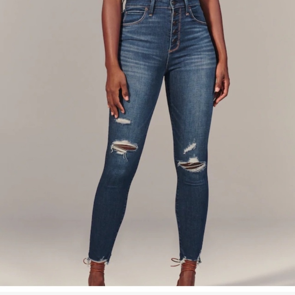 A&F CURVE LOVE HIGH RISE SUPER SKINNY ANKLE 28 / 8 REGULAR